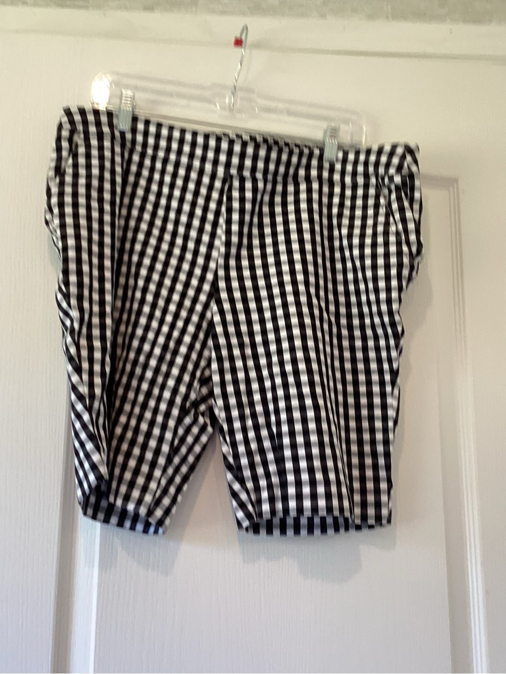 Time and Tru Black and White Gingham Bermuda Shorts XL EUC